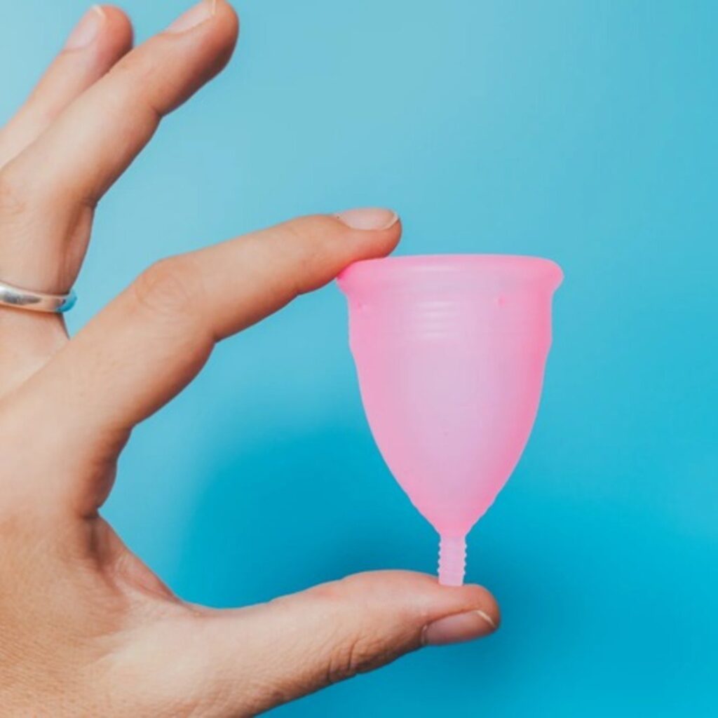 HOW TO USE THE MENSTURAL CUP|BEST MENSTURAL CUP|HEALTHYMAP.IN